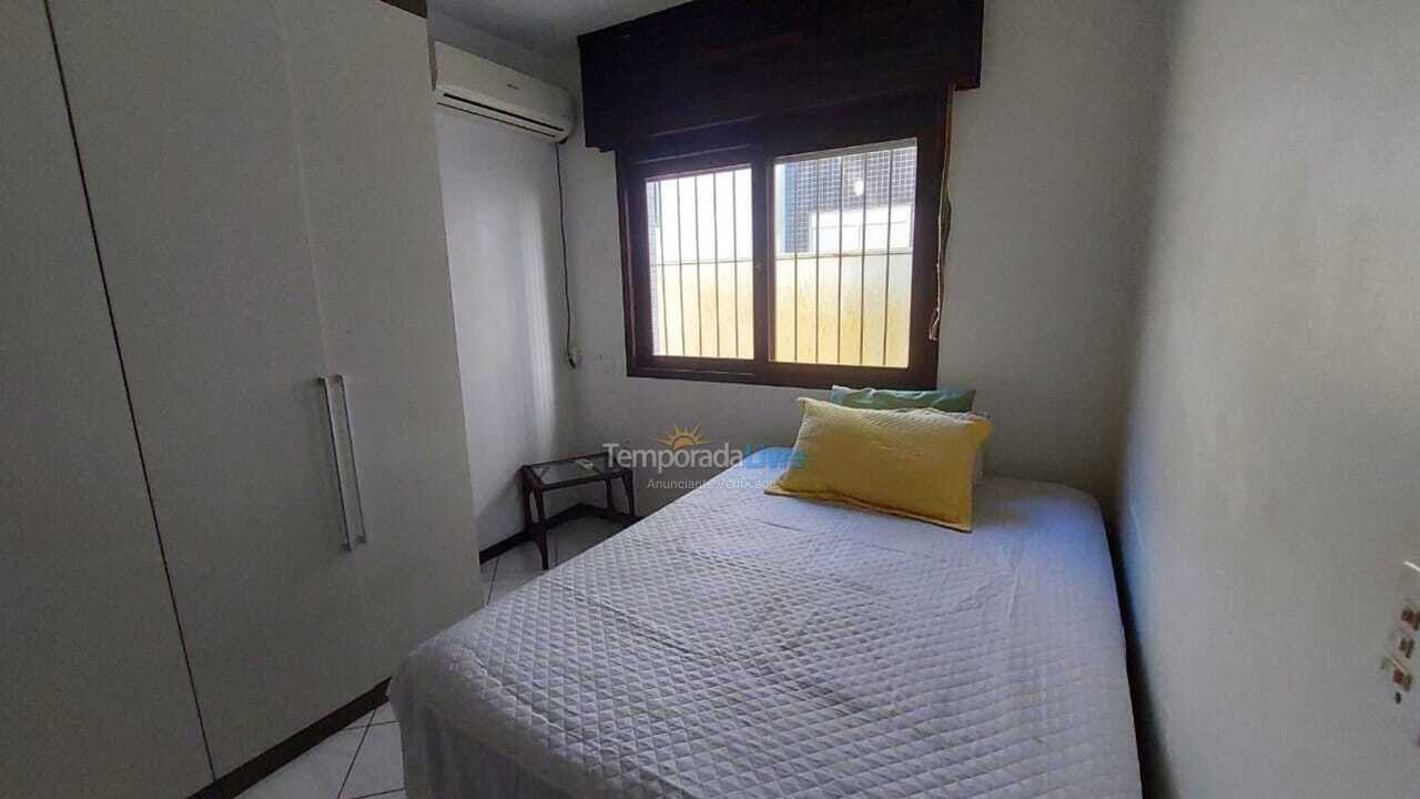 Apartamento para aluguel de temporada em Capão da Canoa (Capão da Canoa)