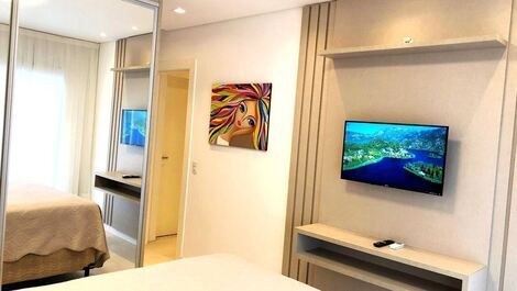 Apartamento Alto padrão com 2 Quartos a 50m da Praia do Mariscal