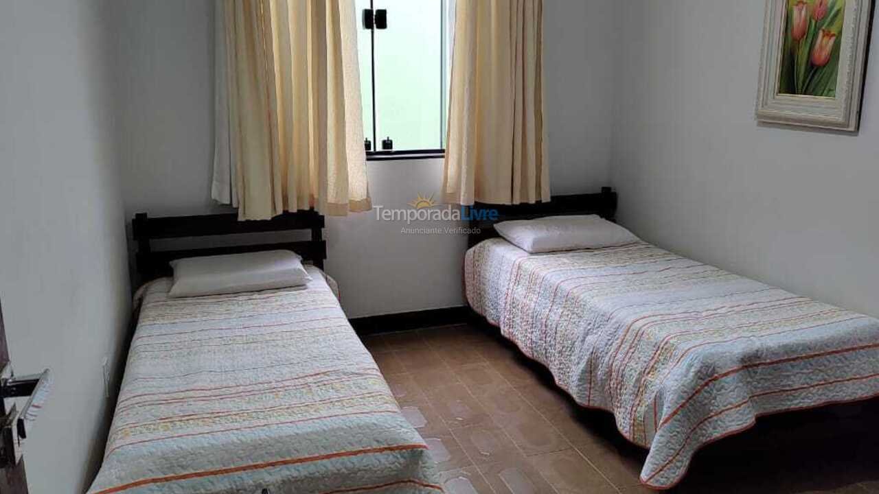 Apartamento para aluguel de temporada em Marataizes (Praia Centralpróximo Ao Praia Hotel)