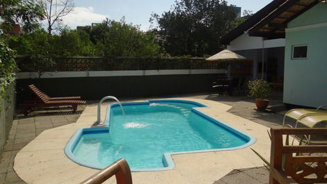 House with Pool 4 Suites 200m from Mariscal Beach