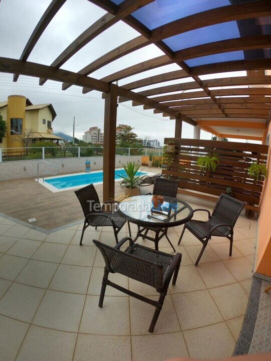 House for vacation rental in Governador Celso Ramos (Palmas)