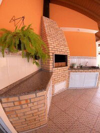 Excellent house with pool a few meters from the sea. Perfect for...