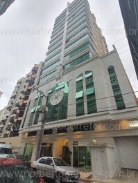 RESIDENTIAL EVEREST APARTMENT WITH 03 Suites, 03 air conditioning,...