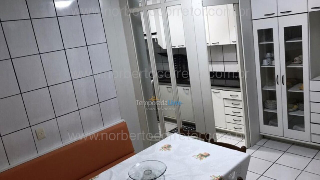 Apartment for vacation rental in Itapema (Meia Praia)