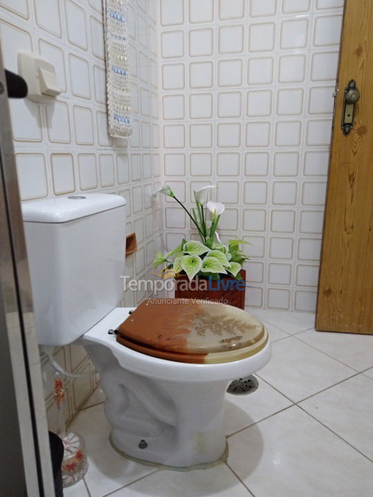 Apartamento para aluguel de temporada em Guarujá (Enseada)