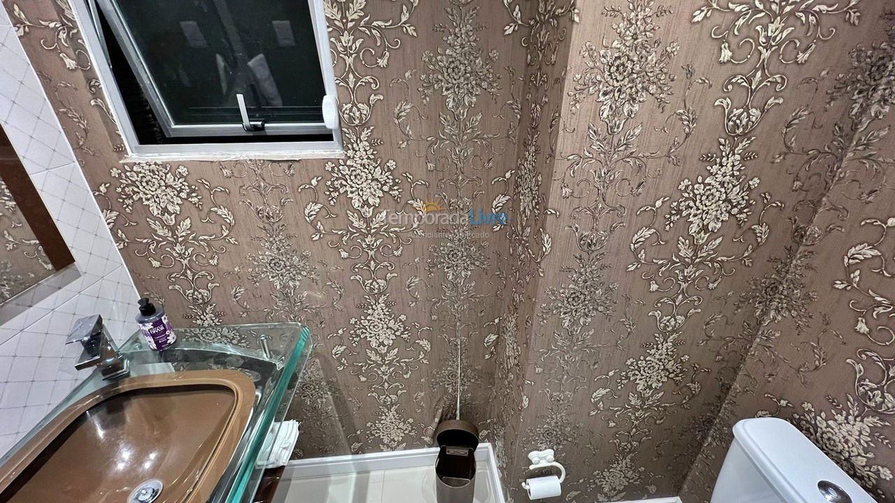 Apartamento para aluguel de temporada em Balneário Camboriú (Praia Central)