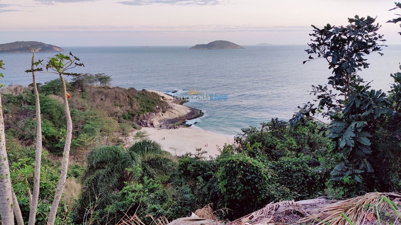 Casa para alquiler de vacaciones em Niterói (Praia de Piratininga)