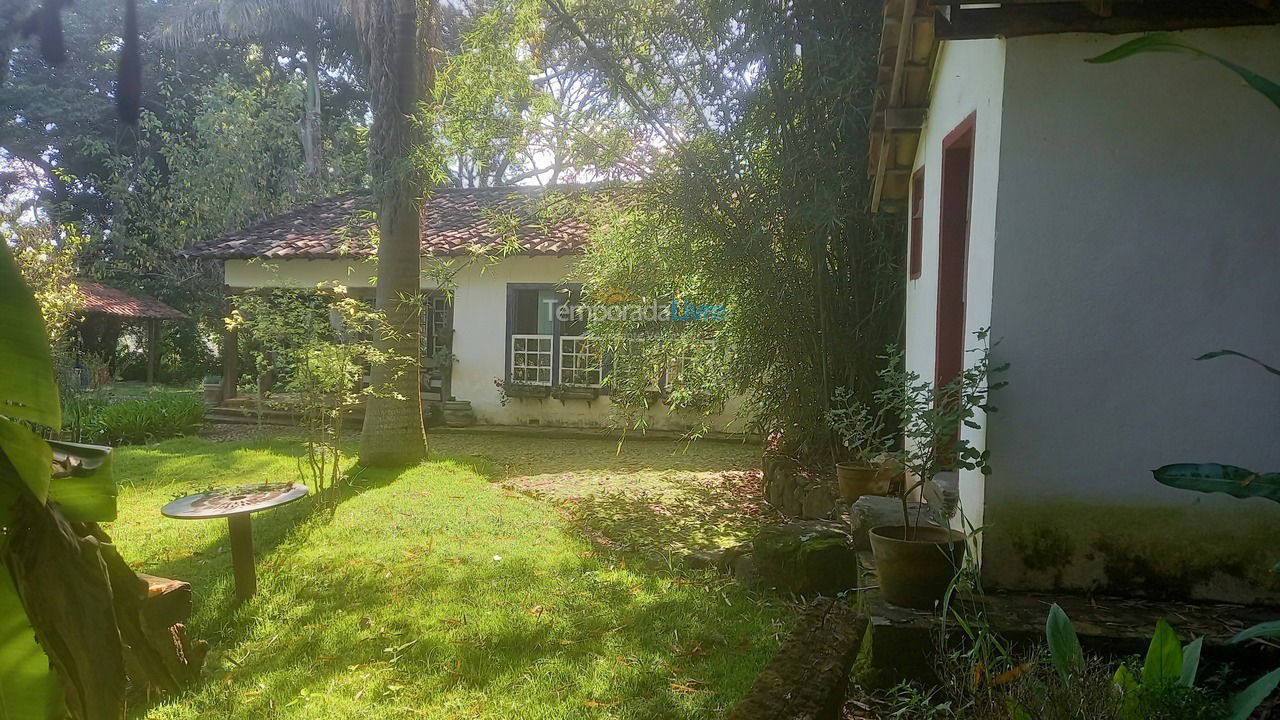 Casa para aluguel de temporada em Prados (Vitoriano Veloso Bichinho)