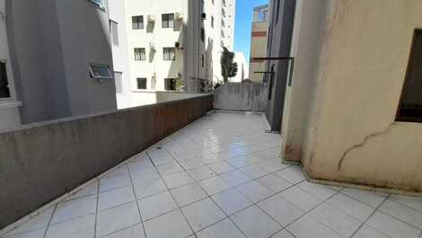 APARTAMENTO DE 3 DORMITORIOS CON GRAN BALCÓN
