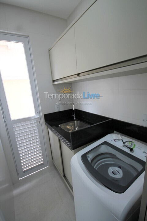 Apartamento para aluguel de temporada em Itapema (Meia Praia)