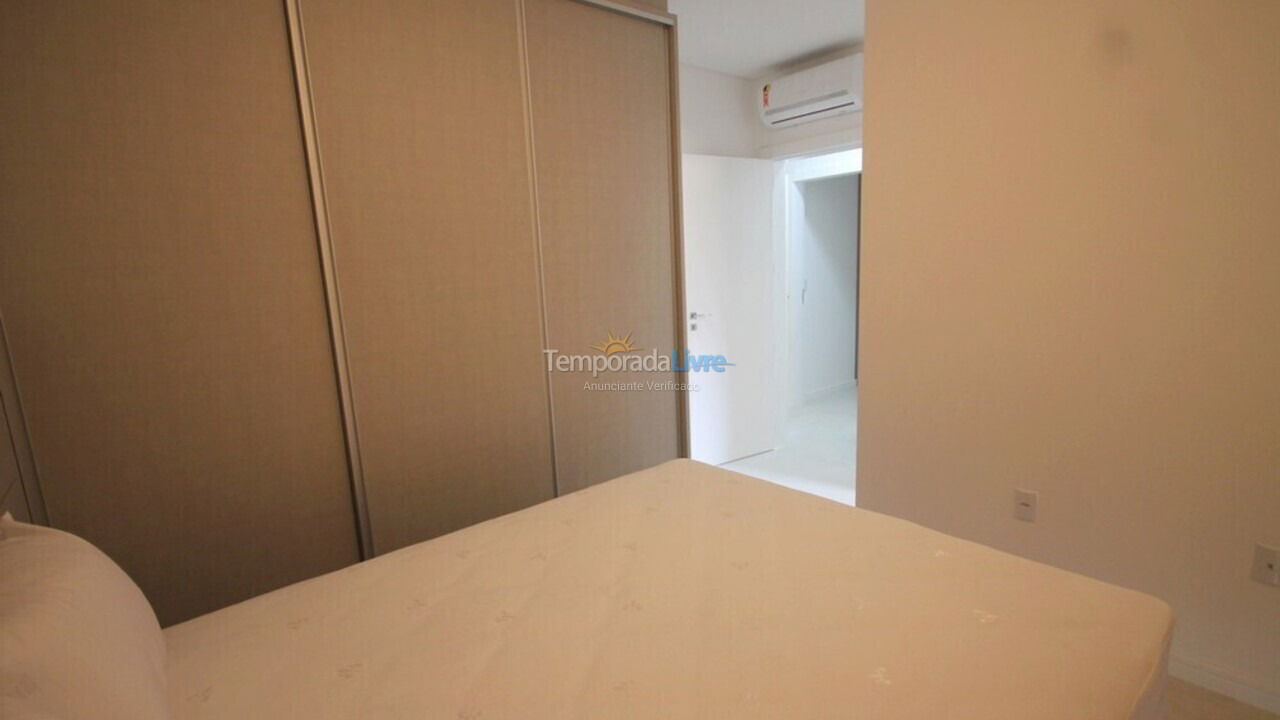 Apartamento para aluguel de temporada em Itapema (Meia Praia)