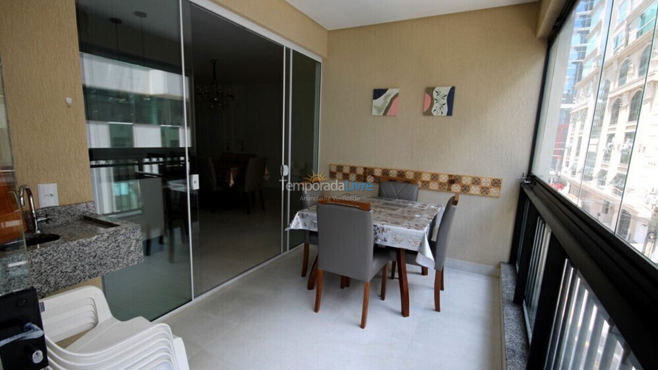 Apartamento para aluguel de temporada em Itapema (Meia Praia)