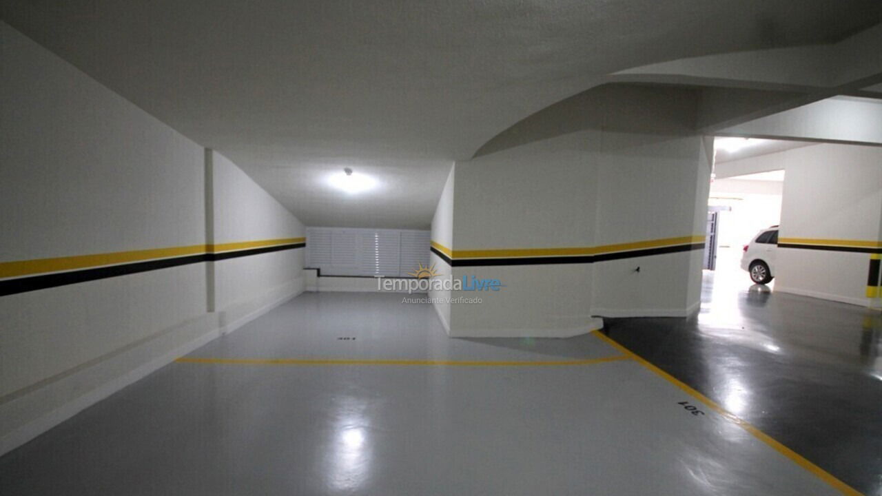Apartamento para aluguel de temporada em Itapema (Meia Praia)