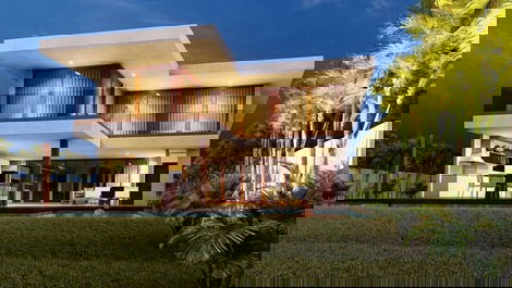 HOUSE CONCHA DO MAR (FOOT IN THE SAND) FRONT OF THE SEA IN GUARAJUBA CONDOMINIUM