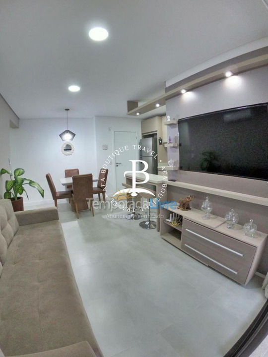Apartamento para aluguel de temporada em Governador Celso Ramos (Praia de Palmas)