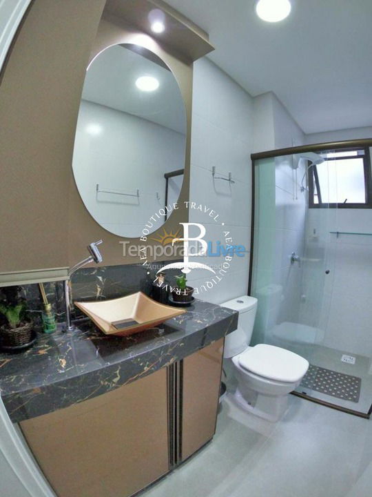 Apartamento para aluguel de temporada em Governador Celso Ramos (Praia de Palmas)