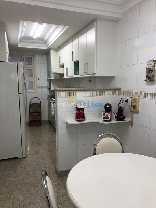 Apartamento para aluguel de temporada em Guarujá (Pitangueiras)