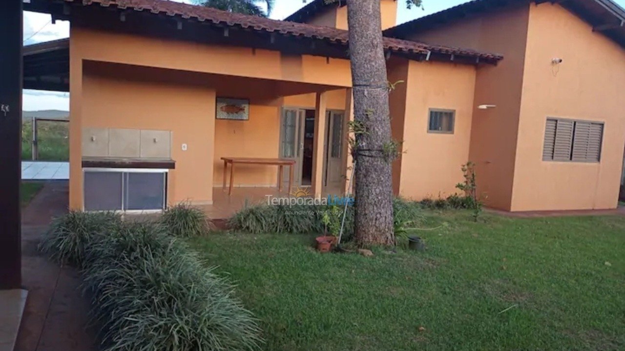Casa para aluguel de temporada em Bonito (Hípica Park Tarumã)