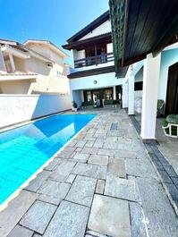 Beautiful House with Pool