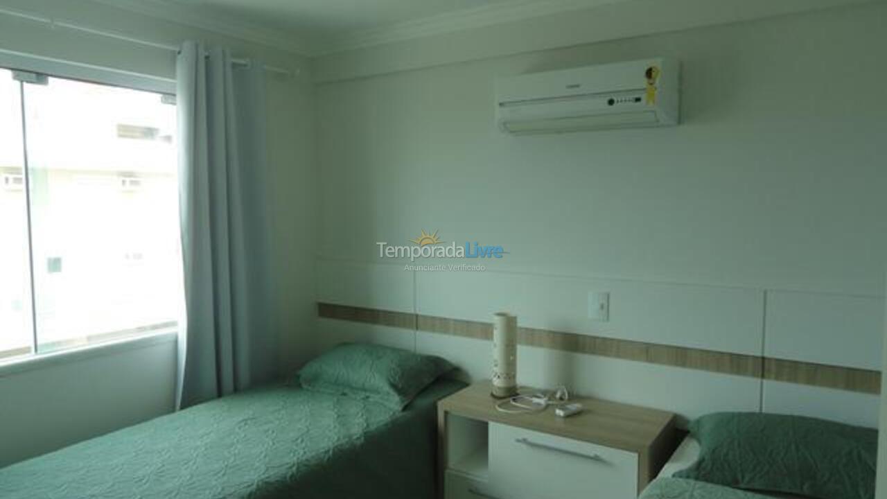 Apartamento para aluguel de temporada em Bombinhas (Canto Grande)