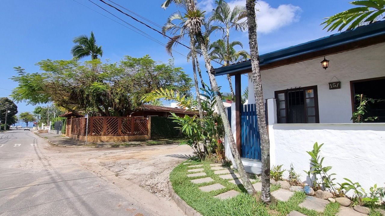 Casa para aluguel de temporada em Ubatuba (Itaguá)