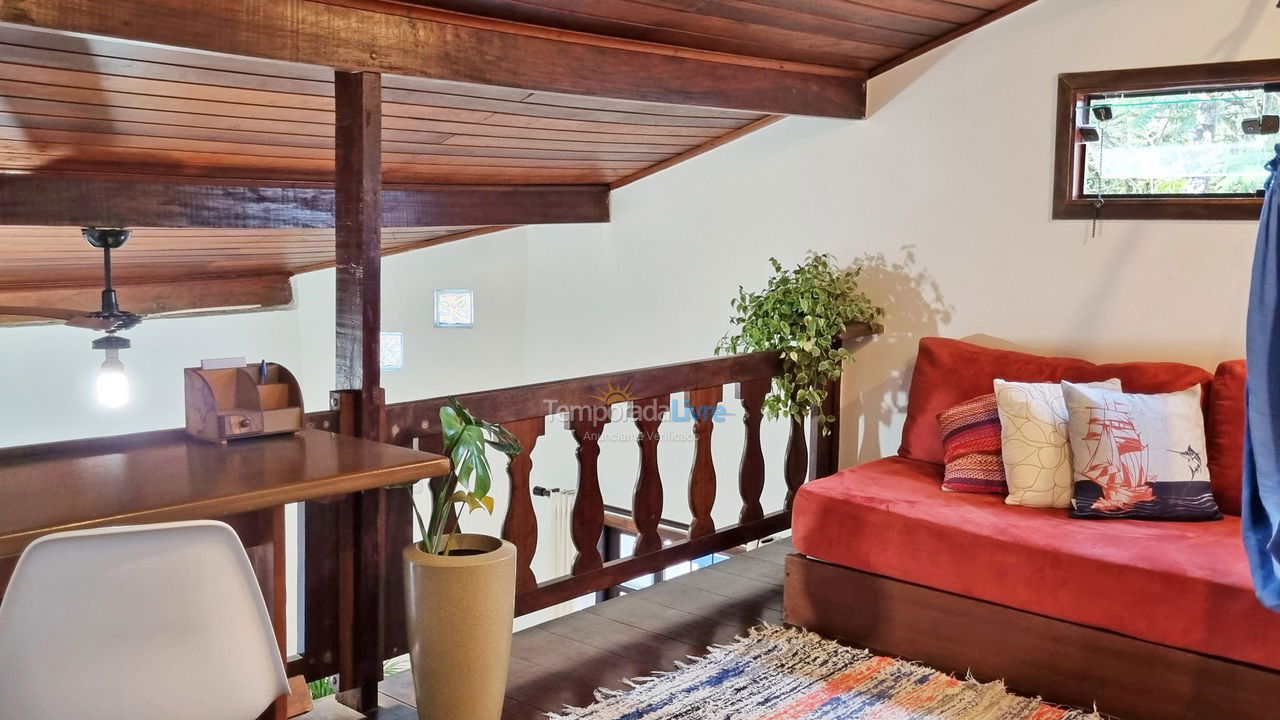 Casa para aluguel de temporada em Ubatuba (Itaguá)
