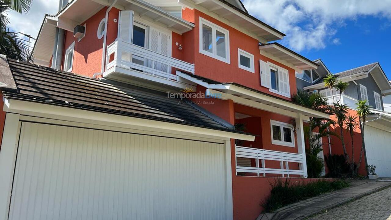 Casa para aluguel de temporada em Florianópolis (Praia Mole)