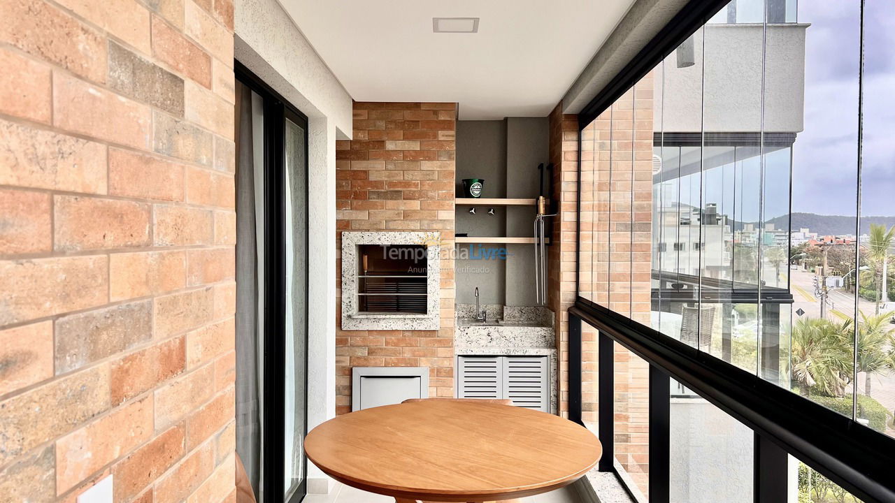 Apartamento para aluguel de temporada em Bombinhas (Canto Grande)