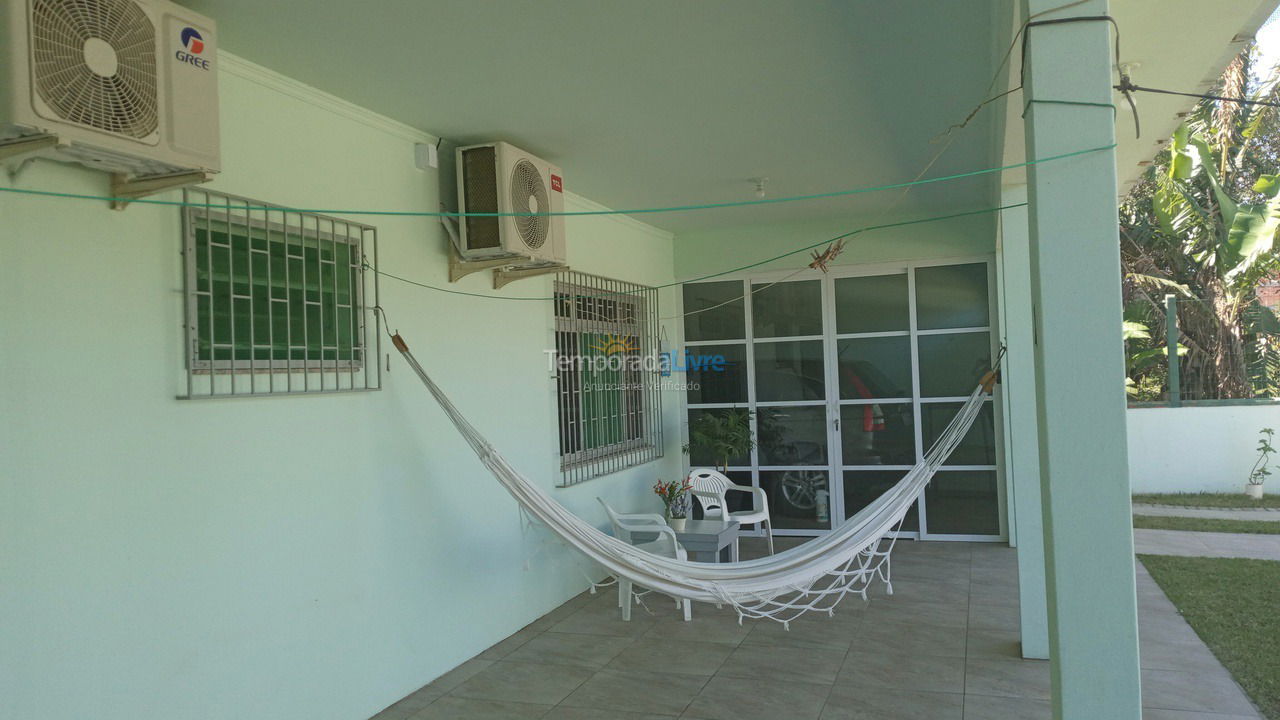 Casa para aluguel de temporada em Bombinhas (Mariscal)