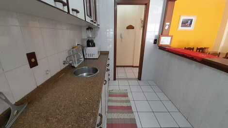 LINDO APARTAMENTO LATERAL AO MAR