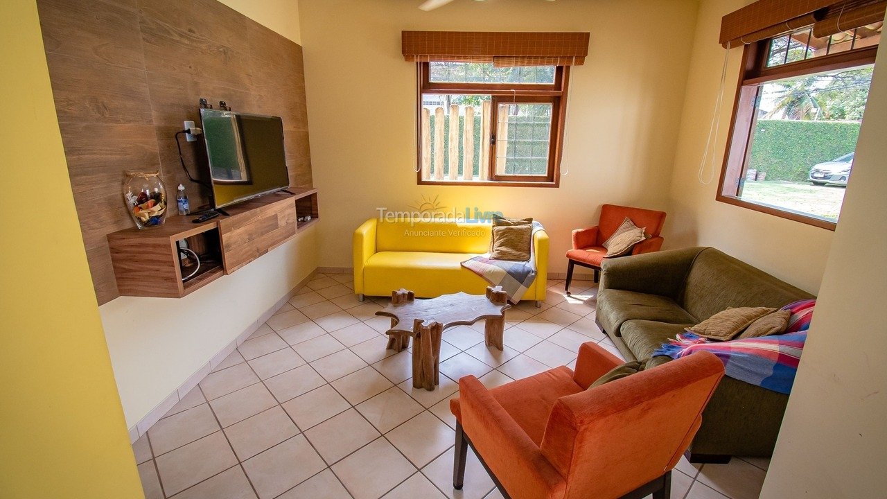 Casa para aluguel de temporada em Serra (Parque Jacaraipe)