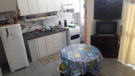 Cozinha equipada com microondas