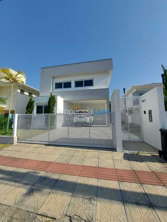 Casa para aluguel de temporada em Governador Celso Ramos (Praia de Palmas)