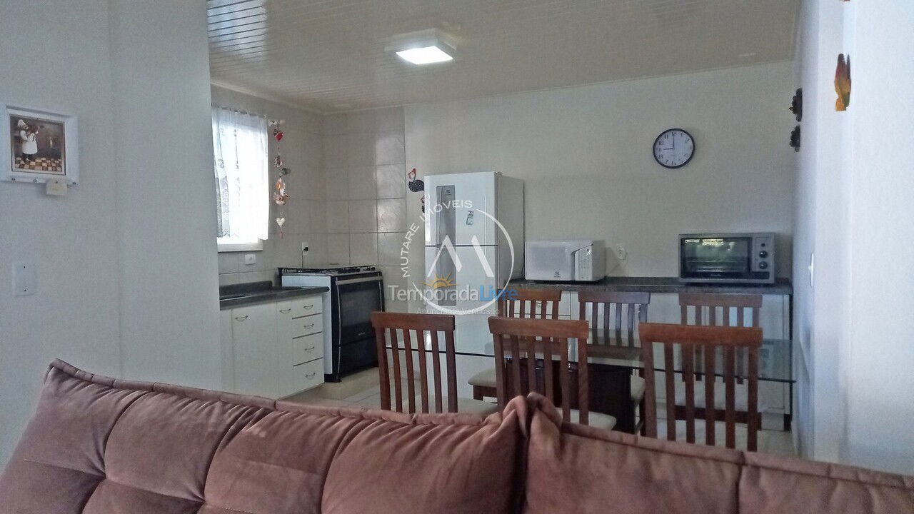 Casa para aluguel de temporada em Bombinhas (Canto Grande)