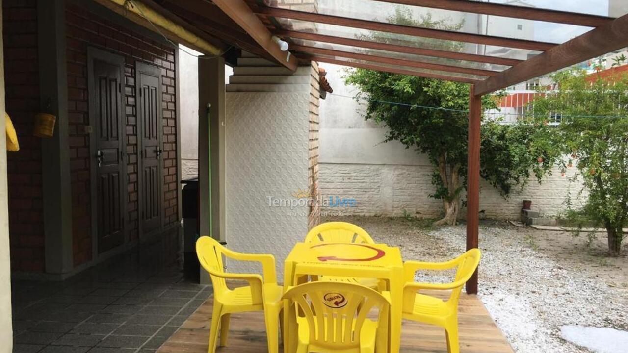 Casa para aluguel de temporada em Florianopolis (Praia dos Ingleses)
