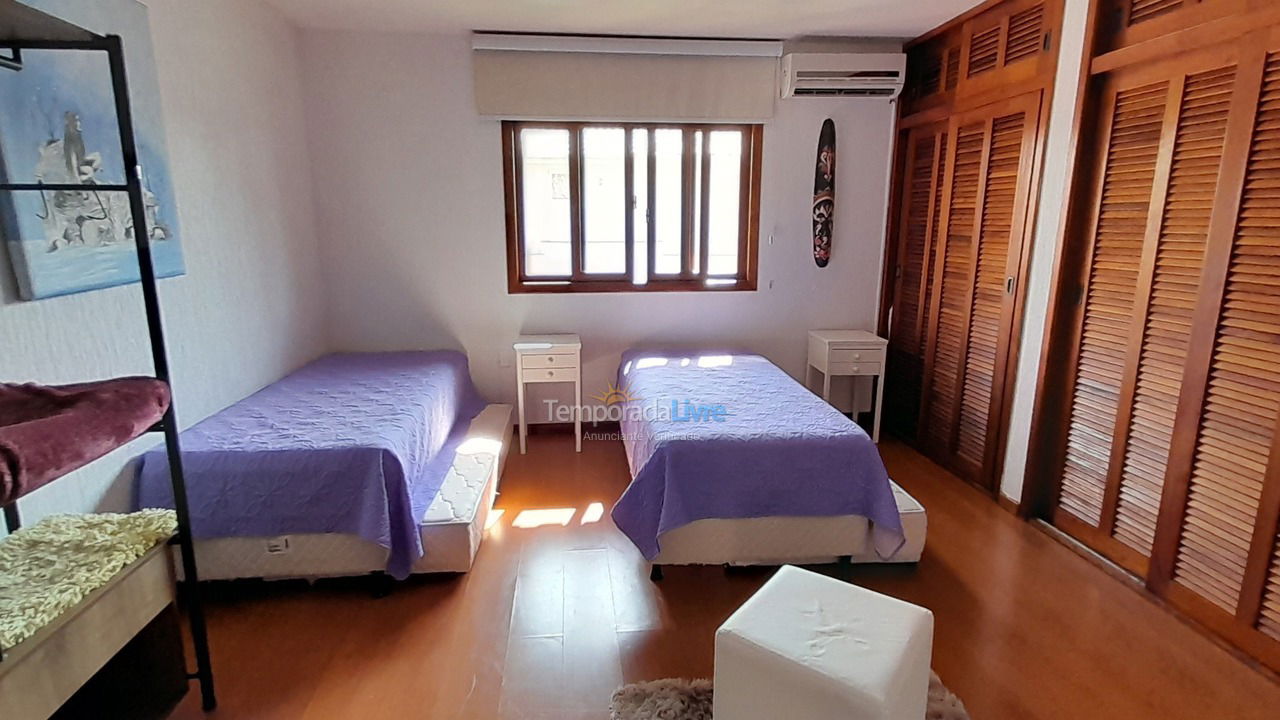 Casa para aluguel de temporada em Florianopolis (Jurerê Internacional)