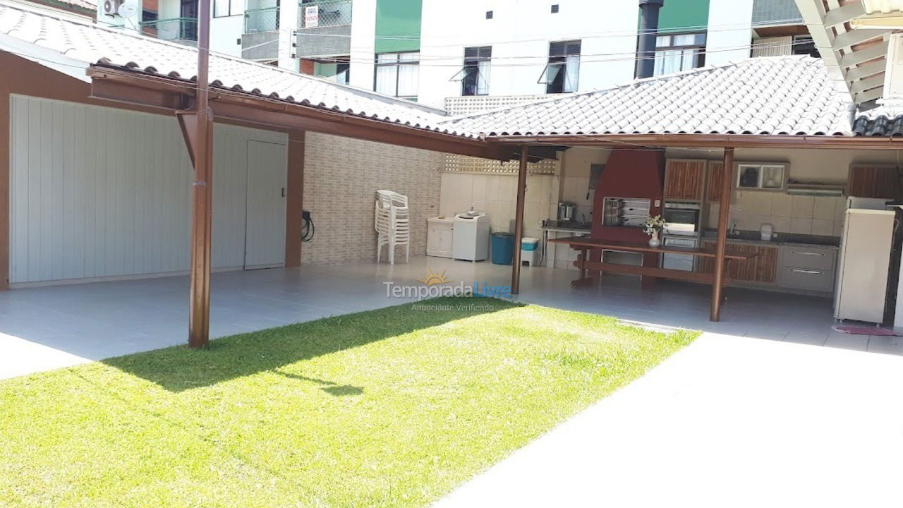 Casa para aluguel de temporada em Florianopolis (Canasvieiras)