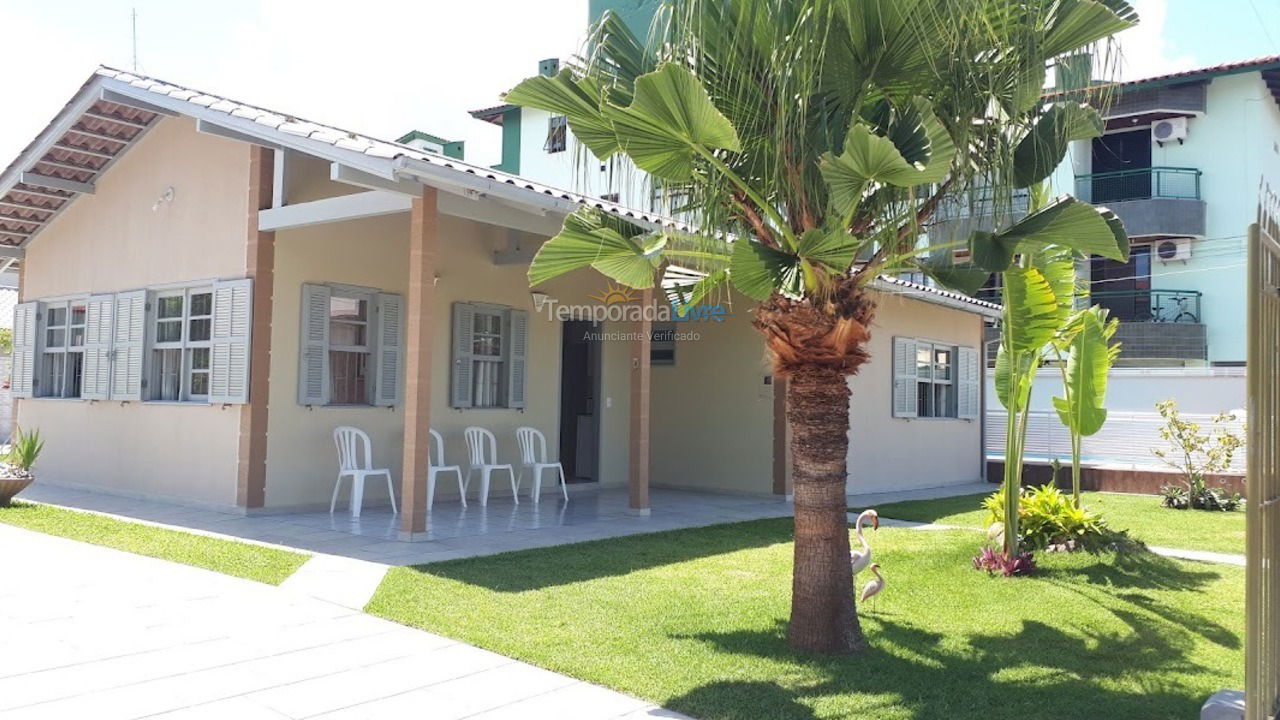 Casa para aluguel de temporada em Florianopolis (Canasvieiras)