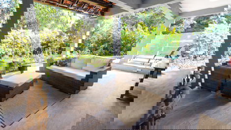 Amazing house, newly renovated 150m from Guaratuba beach