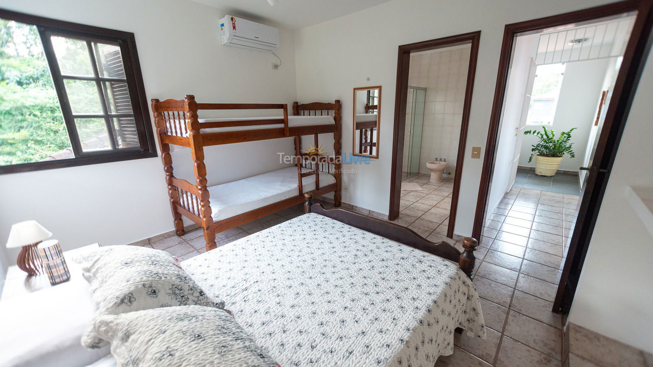 House for vacation rental in Bertioga (Praia de Guaratuba)
