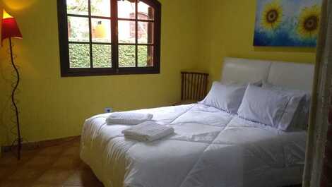 CASA C/ PISCINA 4 QUARTOS 3 WC, WI-FI, COND. FECHADO, PARAÍSO TOTAL