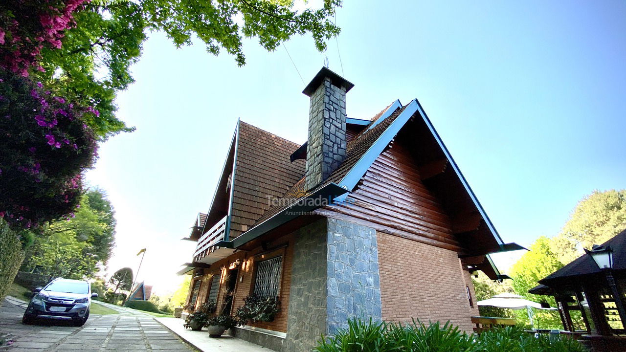 Casa para alquiler de vacaciones em Campos do Jordão (Alto do Capivari)