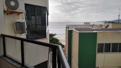 2 dormitórios, quadra do mar próximo ao Banco do Brasil