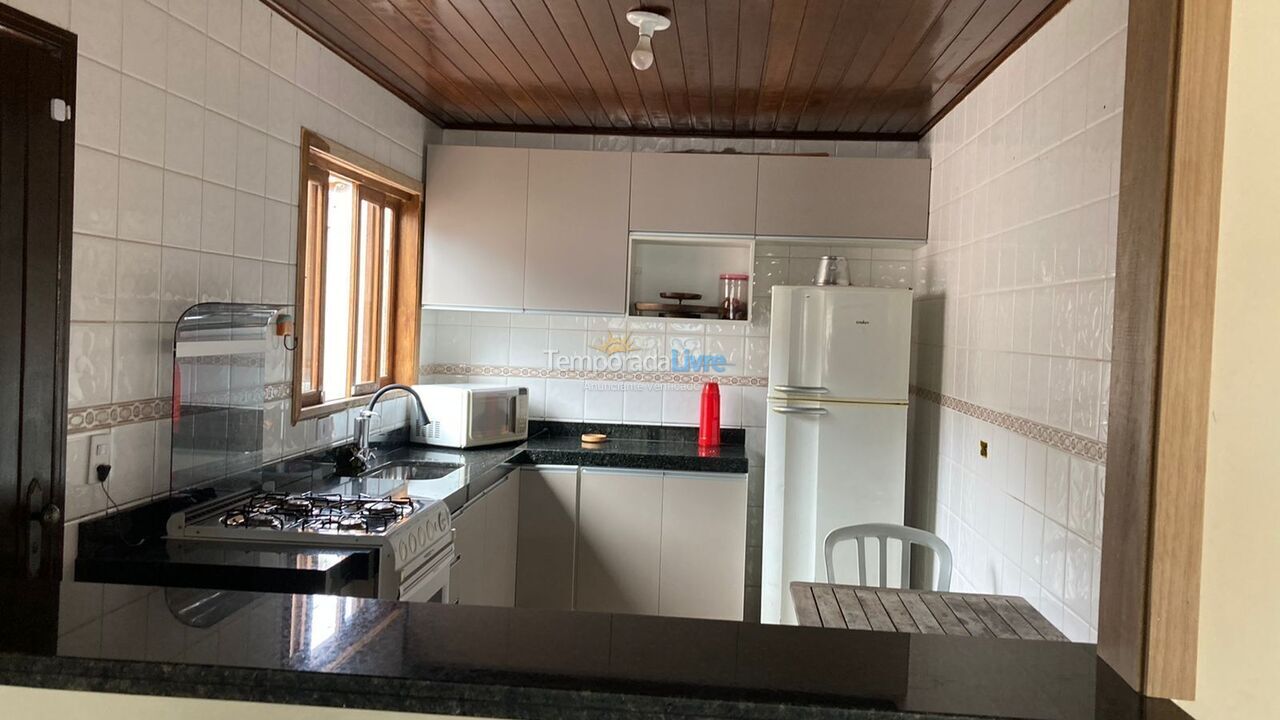 Casa para aluguel de temporada em Ubatuba (Praia do Lázaro)