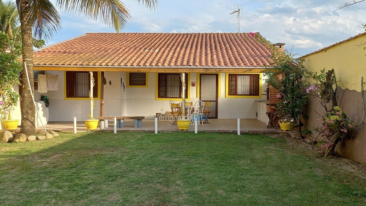 Casa para alquiler de vacaciones em Caraguatatuba (Praia das Palmeiras)