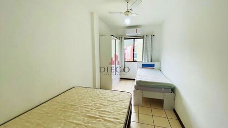 Apartamento 2 dormitórios com vista mar na praia de Bombas/Bombinhas