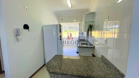 Apartamento 2 dormitórios com piscina na praia de Bombas/Bombinhas-SC