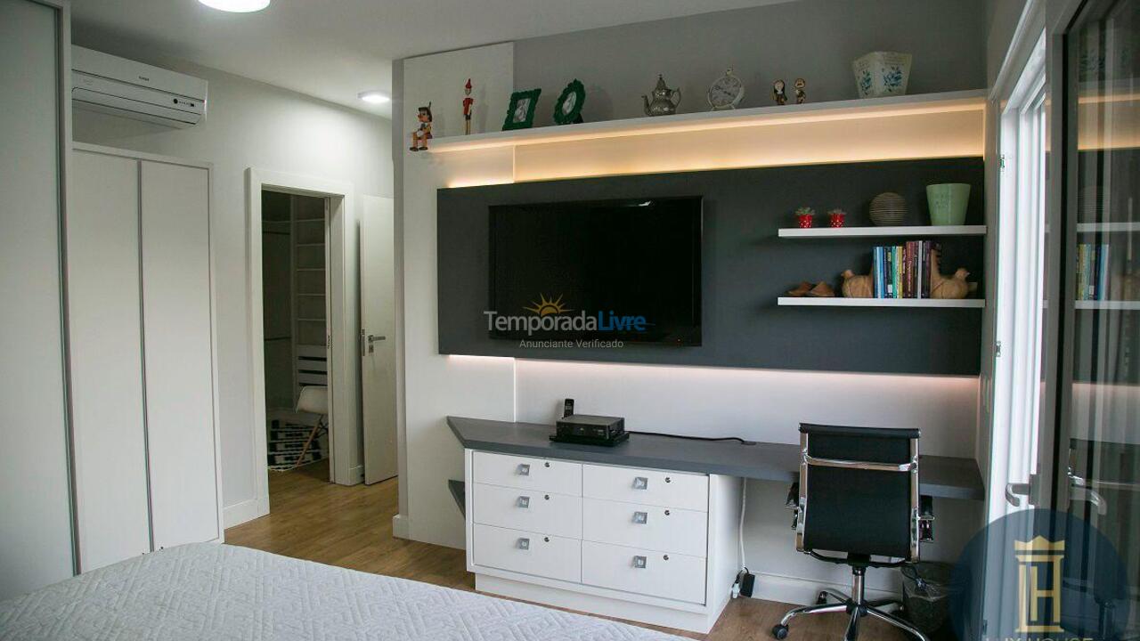 House for vacation rental in Florianopolis (Jurerê Internacional)