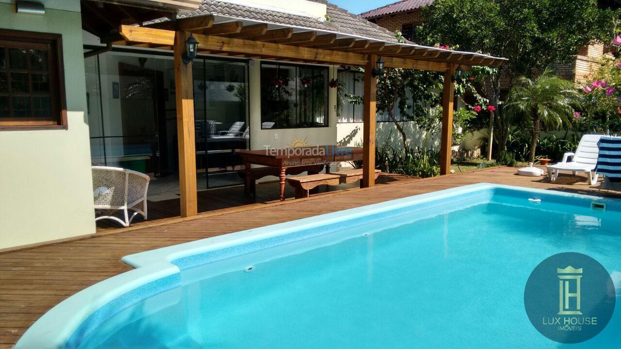 House for vacation rental in Florianopolis (Jurerê Internacional)