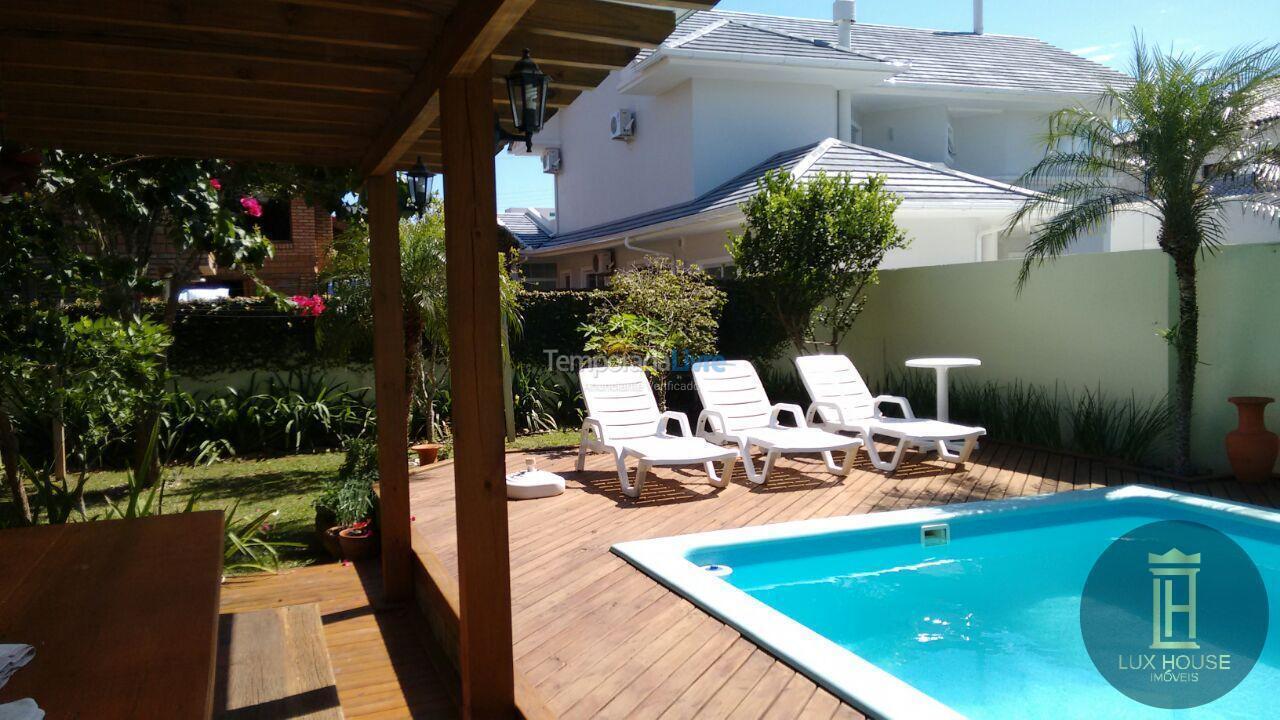 House for vacation rental in Florianopolis (Jurerê Internacional)